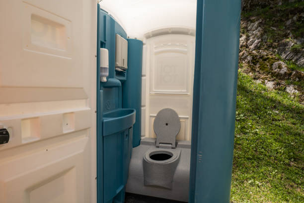 Best Deluxe Portable Toilet Rental  in Clarkesville, GA